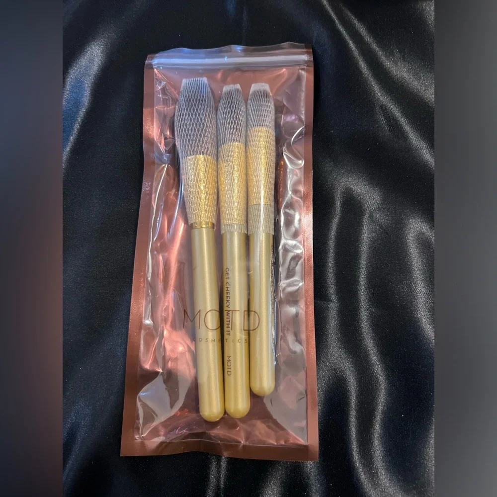 MOTD 3 Gold Brush Set Golden Gem Bronzer, Supermodel Sculpt & Get Cheeky With It